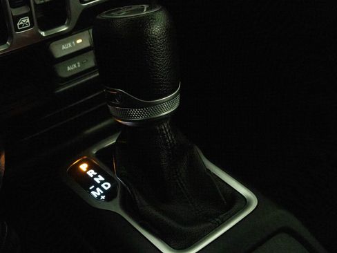 Used 2018 Jeep Wrangler Unlimited Sport S image 25