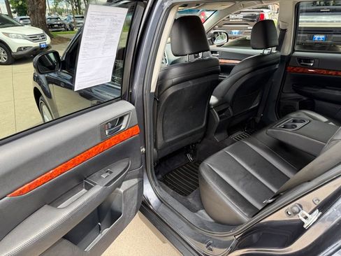 Used 2010 Subaru Outback 2.5i Limited AWD/4WD image 13