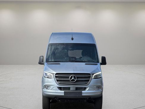 New 2025 Mercedes-Benz Sprinter 2500 image 9
