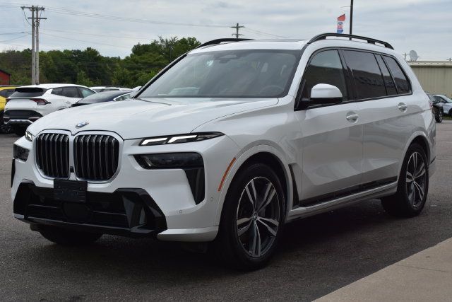 Used 2026 BMW X7 xDrive40i AWD/4WD image 21