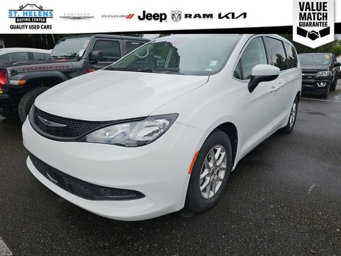 Used 2023 Chrysler Voyager LX FWD image 1