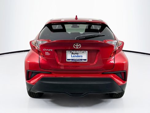 Used 2022 Toyota C-HR XLE FWD image 6