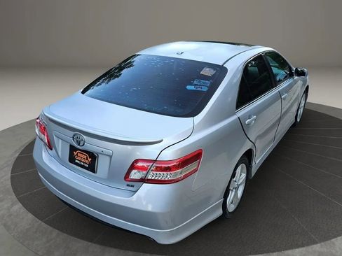Used 2011 Toyota Camry SE image 10