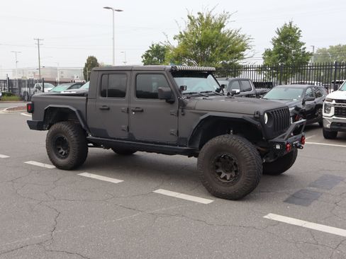Used 2022 Jeep Gladiator Sport AWD/4WD image 13