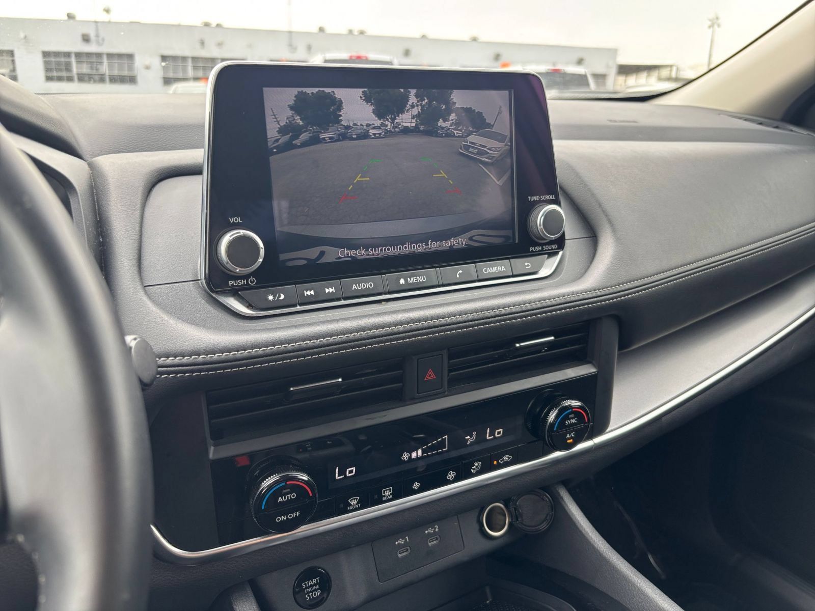Used 2025 Nissan Rogue SV FWD image 25
