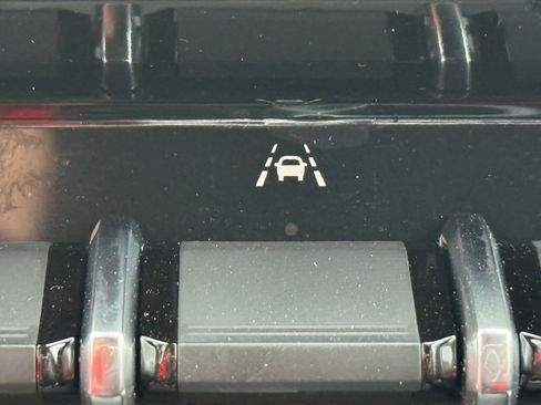 New 2026 GMC Canyon Elevation w/ Convenience Package image 31