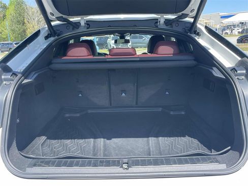 Used 2022 BMW X6 xDrive40i w/ Executive Package image 14