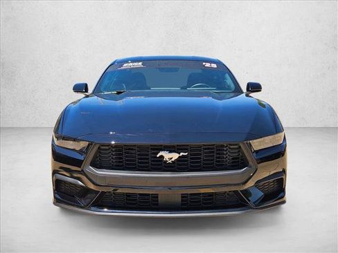 Used 2025 Ford Mustang Coupe RWD image 2