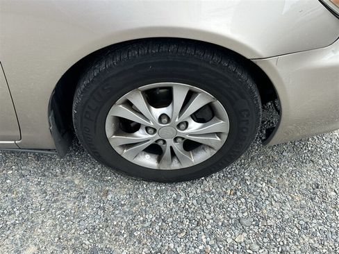 Used 2005 Toyota Camry LE FWD image 20