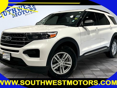 Used 2023 Ford Explorer XLT AWD/4WD image 1