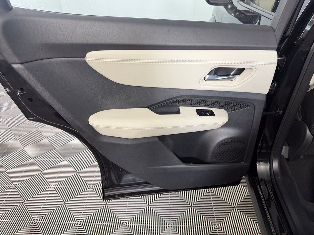 Used 2023 Nissan Ariya FWD image 26