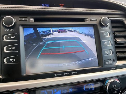 Used 2017 Toyota Highlander SE AWD/4WD image 27