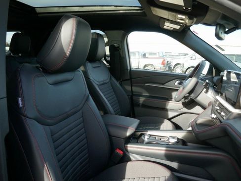 New 2026 Ford Explorer ST-Line w/ ST-Line Street Pack image 9