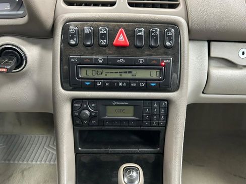 Used 2000 Mercedes-Benz CLK 430 Cabriolet image 73