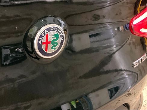 Used 2020 Alfa Romeo Stelvio Ti Lusso AWD/4WD image 33