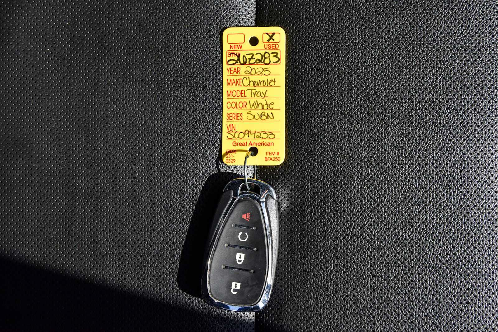 Used 2025 Chevrolet Trax RS FWD image 22