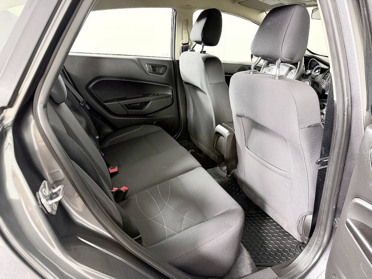 Used 2018 Ford Fiesta SE FWD image 40