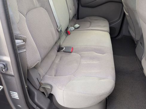 Used 2019 Nissan Frontier SV image 19