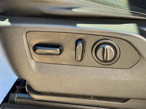 Used 2019 GMC Sierra 1500 SLT w/ SLT Premium Package image 17