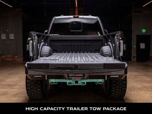 Used 2023 Ford F250 Platinum image 8