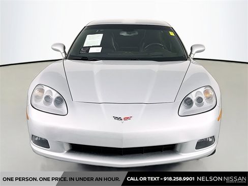 Used 2009 Chevrolet Corvette Coupe w/ Preferred Equipment Group image 2