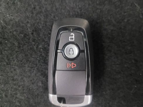 Used 2017 Ford Edge SEL FWD image 32