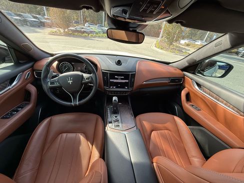 Certified 2022 Maserati Levante Modena image 4
