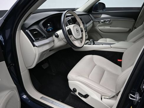 Used 2023 Volvo XC90 B5 Core w/ Protection Package Premier AWD/4WD image 9