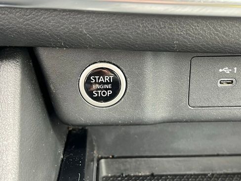 Used 2023 Nissan Rogue SV AWD/4WD image 10