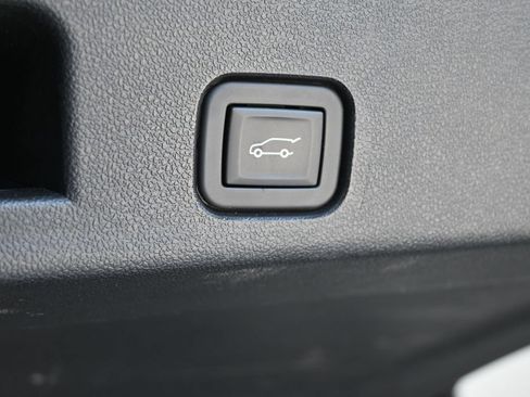 Used 2024 Chevrolet Traverse LT AWD/4WD image 20