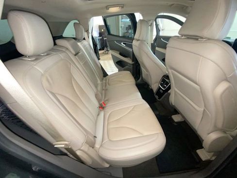 Used 2023 Lincoln Nautilus Reserve AWD/4WD image 12