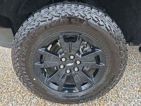 Used 2022 Chevrolet Colorado ZR2 w/ ZR2 Midnight Special Edition image 11