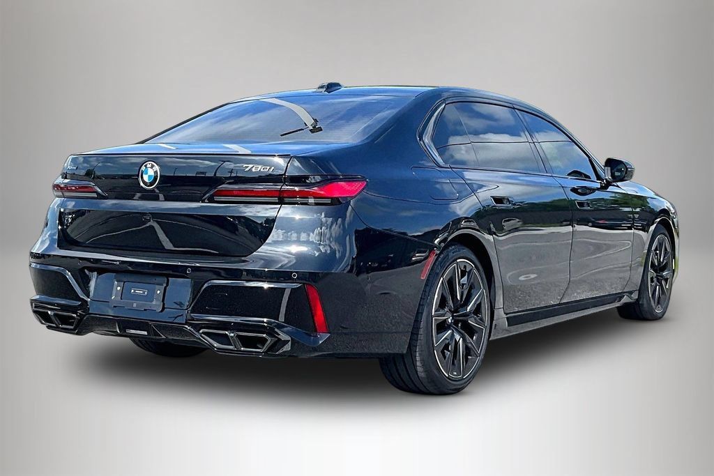 Used 2026 BMW 760i xDrive w/ Executive Package AWD/4WD image 5