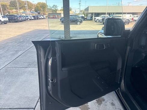 New 2025 Ford Bronco Big Bend w/ Black Diamond Package image 16