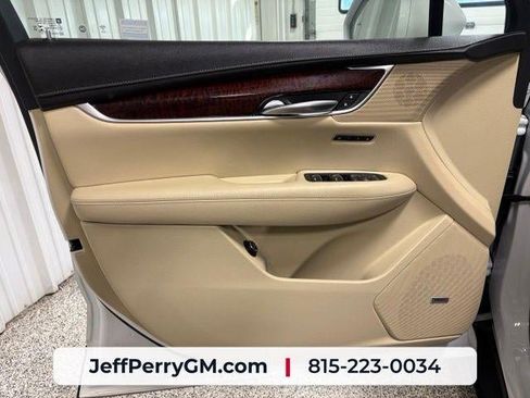 Used 2019 Cadillac XT5 Luxury AWD/4WD image 12