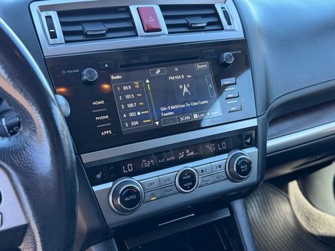 Used 2017 Subaru Outback 2.5i Limited image 18