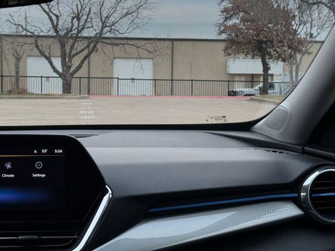 Used 2025 Chevrolet Trax LT image 35