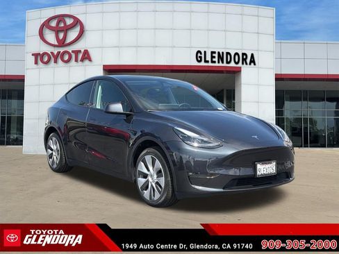 Used 2024 Tesla Model Y Long Range AWD/4WD image 1