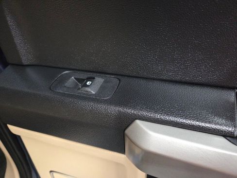 Used 2017 Ford F250 Lariat w/ Chrome Package image 38