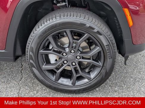 Certified 2025 Jeep Grand Cherokee Limited w/ Trailer Tow Package AWD/4WD image 10