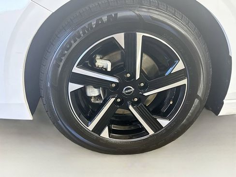 Used 2025 Nissan Sentra SV image 37