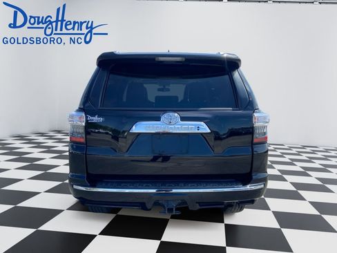 Used 2017 Toyota 4Runner Limited AWD/4WD image 4