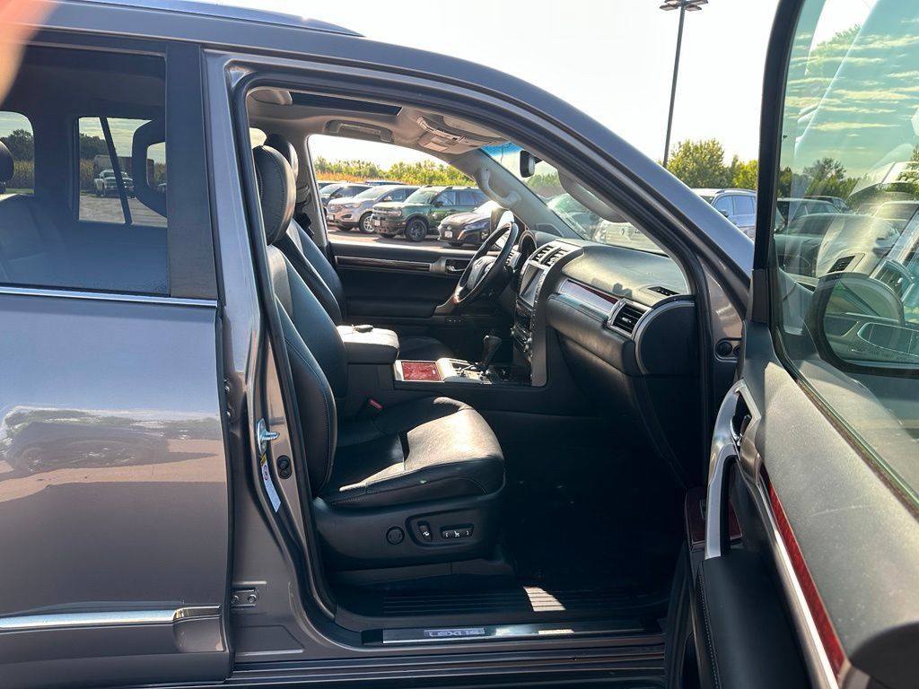 Used 2014 Lexus GX 460 Luxury AWD/4WD image 31