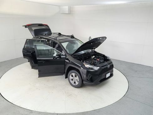 Used 2025 Toyota RAV4 XLE w/ Convenience Package AWD/4WD image 20