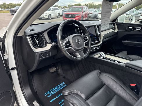 Used 2022 Volvo XC60 B5 Inscription w/ Climate Package image 10