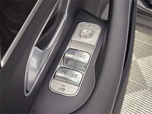Used 2025 Mercedes-Benz GLE 350 4MATIC image 17