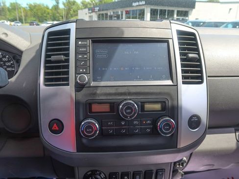 Used 2020 Nissan Frontier SV w/ Midnight Edition Floor Mats AWD/4WD image 30