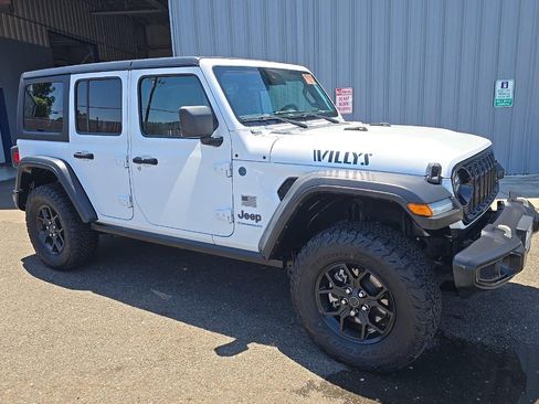 Used 2024 Jeep Wrangler Unlimited AWD/4WD image 2