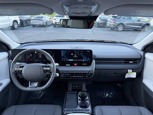 Used 2025 Hyundai Ioniq 5 SEL image 24