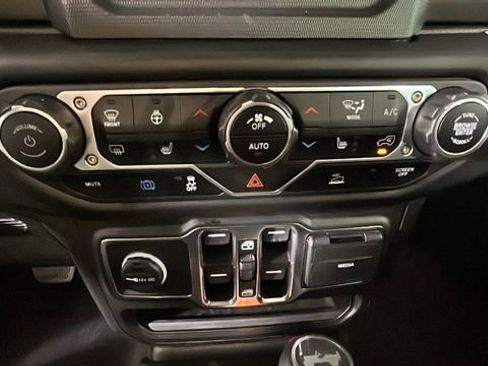 Used 2023 Jeep Wrangler Unlimited w/ Cold Weather Group AWD/4WD image 22